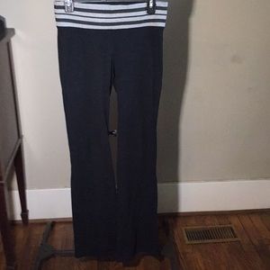 Victoria secret’s pink yoga pants. S